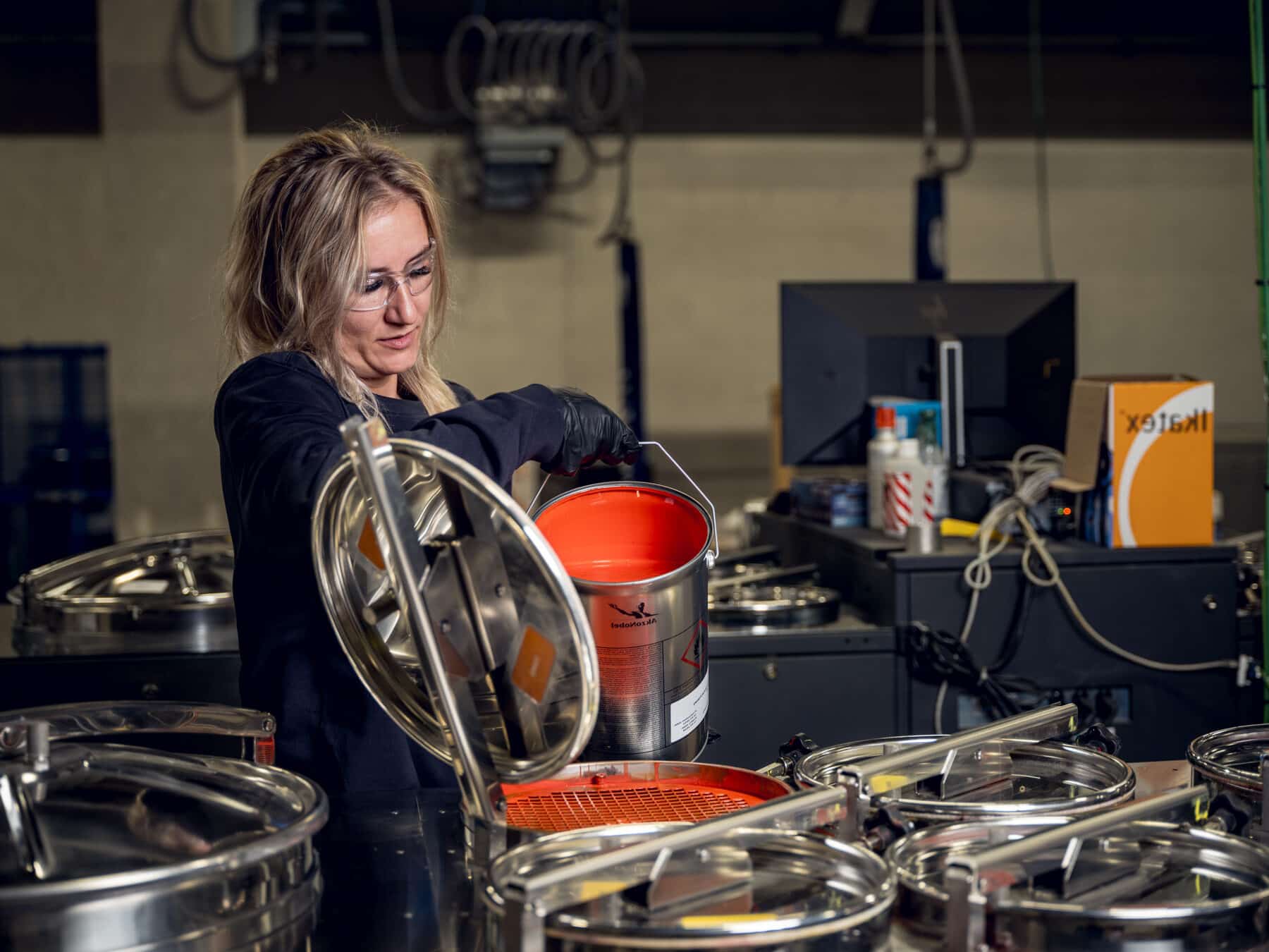 Tinting & Mixing - Paint, Coatings & Inks - Venlo